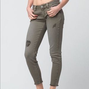 RSQ/Tilly’s olive jeans with Baja ankle ✨NWT